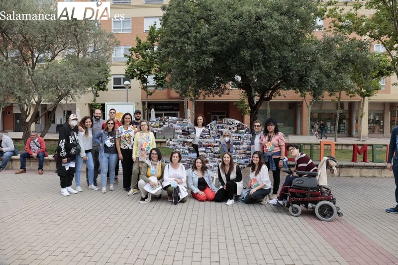Acto lúdico-social para celebrar el 30 aniversario de Salud Mental Salamanca – AFEMC en la plaza de la Valmuza. Foto de David Sañudo