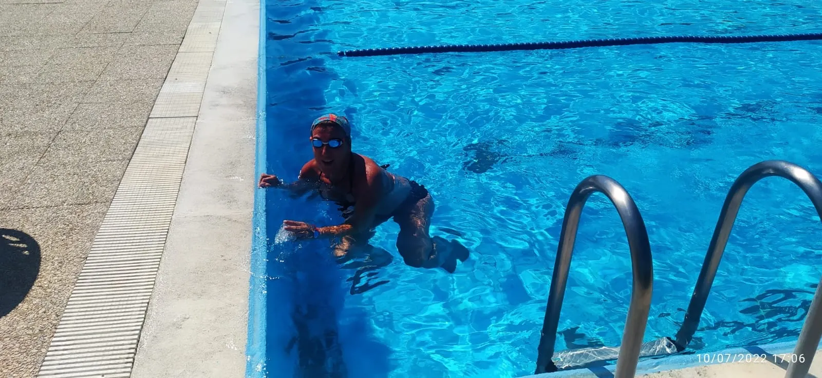 Las piscinas de Macotera acogían el Reto ‘Mójate por la Esclerosis Múltiple’