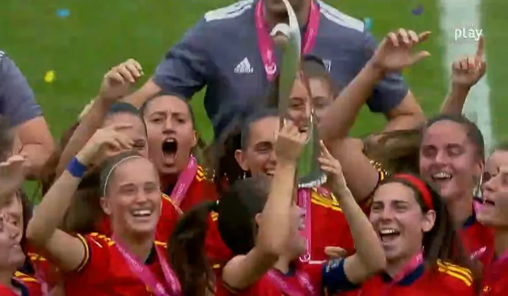 Foto 3 - Carmen &Aacute;lvarez S&aacute;nchez se proclama campeona de Europa con la Selecci&oacute;n Espa&ntilde;ola Sub&rsquo;19