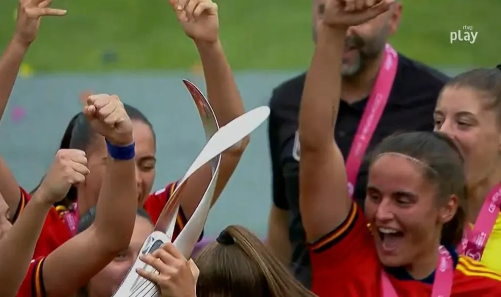 Foto 2 - Carmen &Aacute;lvarez S&aacute;nchez se proclama campeona de Europa con la Selecci&oacute;n Espa&ntilde;ola Sub&rsquo;19