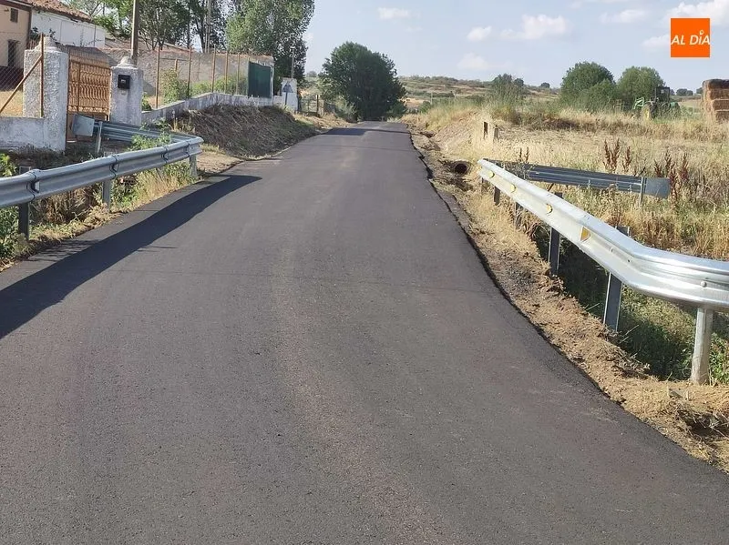 reasfaltado camino huertas de Santa Cruz
