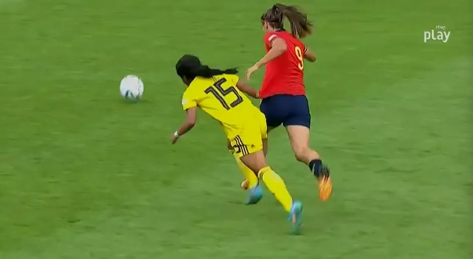 Foto 2 - Carmen &Aacute;lvarez S&aacute;nchez se mete en la final de la Eurocopa Sub&rsquo;19