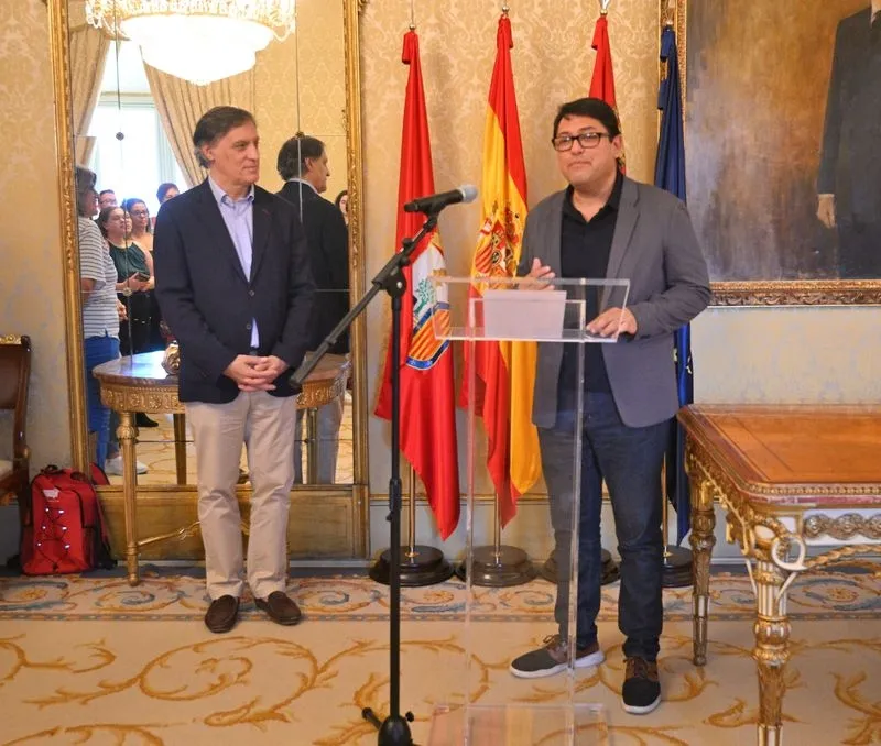 Foto 4 - Recibimiento a los estudiantes de los cursos de espa&ntilde;ol en la USAL