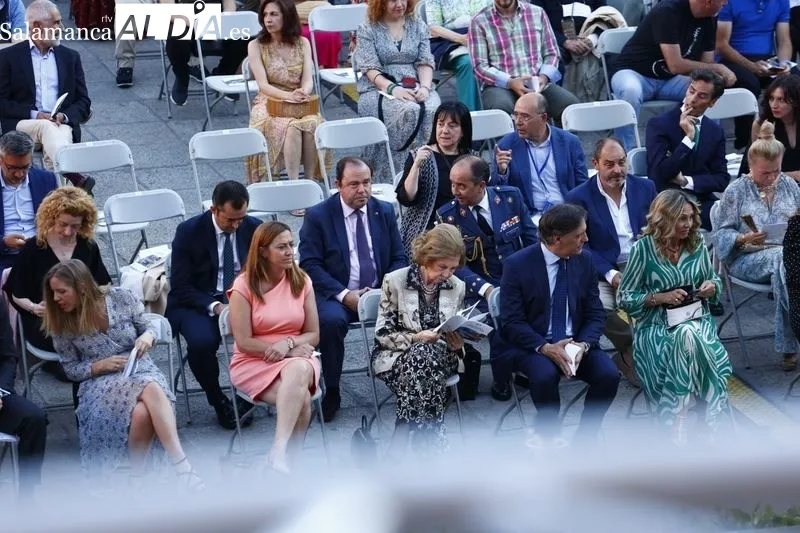 Visita de la Reina Sofía a Salamanca para presidir el concierto en la Plaza Mayor
