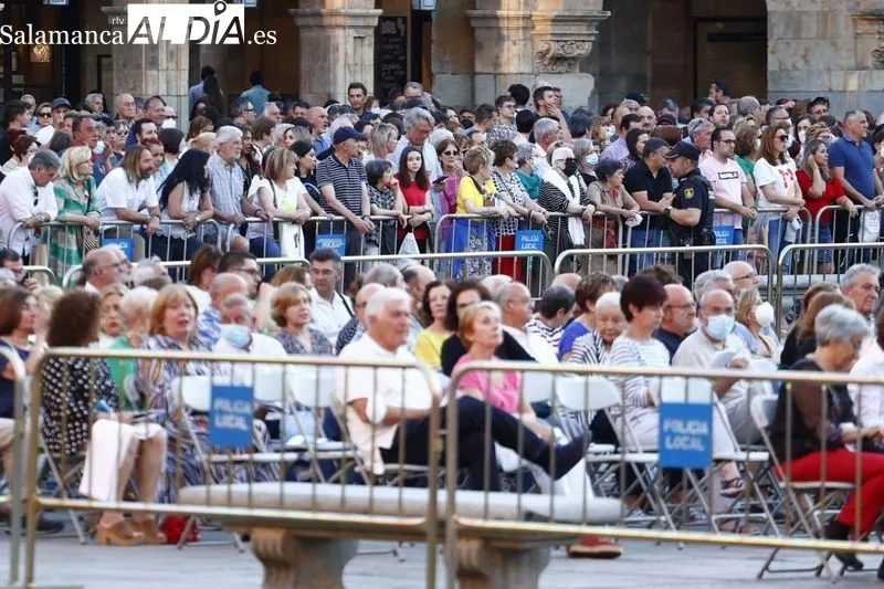 Visita de la Reina Sofía a Salamanca para presidir el concierto en la Plaza Mayor