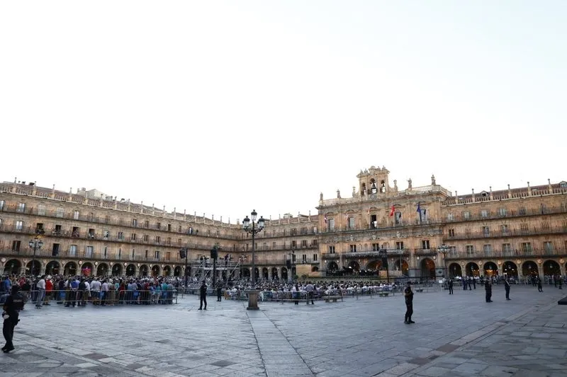 Visita de la Reina Sofía a Salamanca para presidir el concierto en la Plaza Mayor
