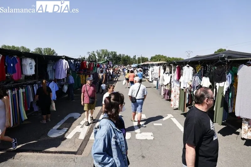 El rastro de La Aldehuela durante la mañana de este domingo