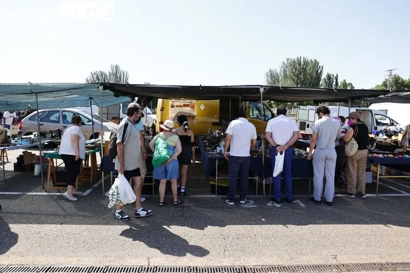 El rastro de La Aldehuela durante la mañana de este domingo
