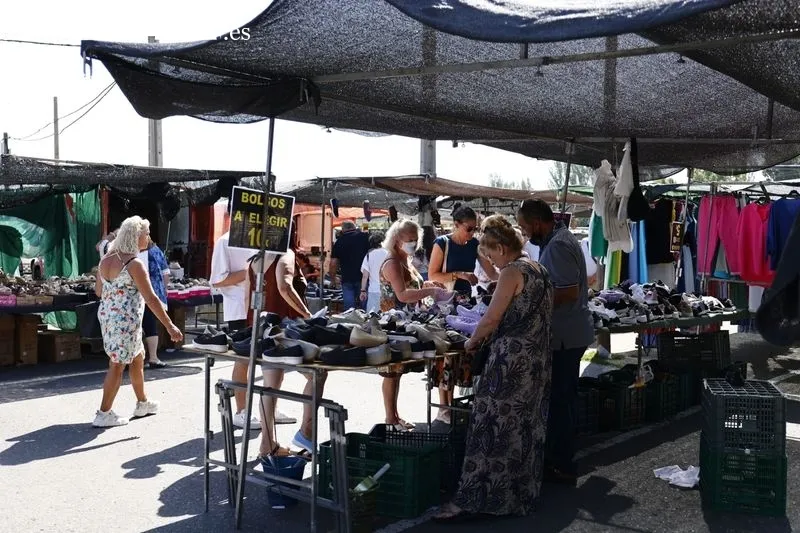 El rastro de La Aldehuela durante la mañana de este domingo