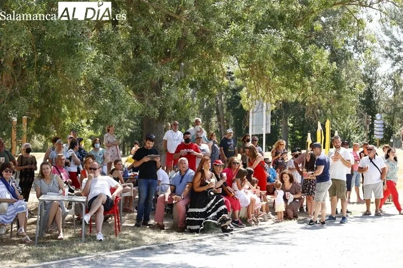 Ambiente en la Isla del Soto de Santa Marta este domingo