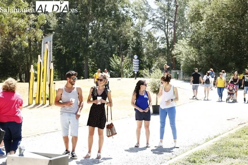 Ambiente en la Isla del Soto de Santa Marta este domingo