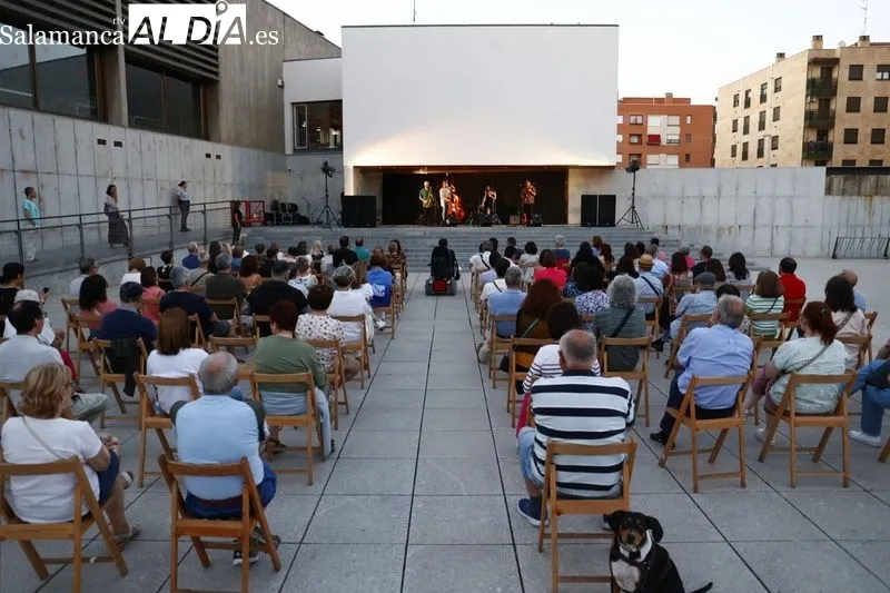 Concierto The Hateful Three Feat Lara Vizuete