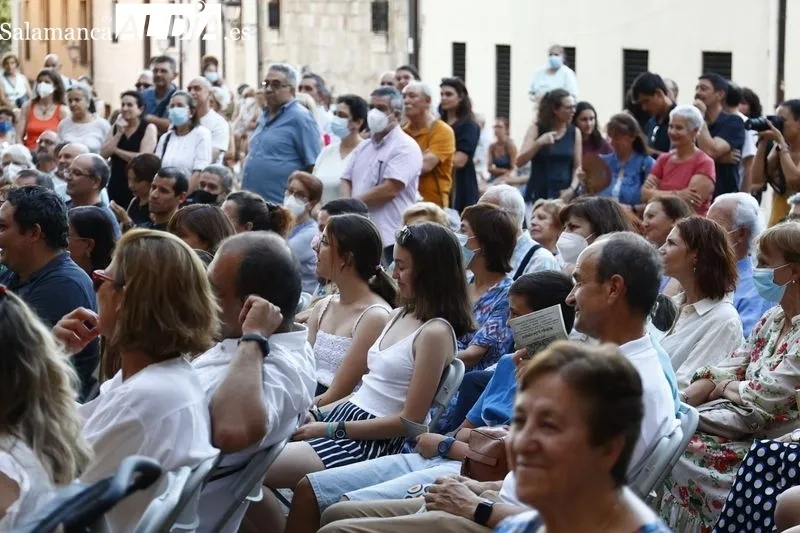 Representación de 'Nebrija y los espejos', con Etón Teatro