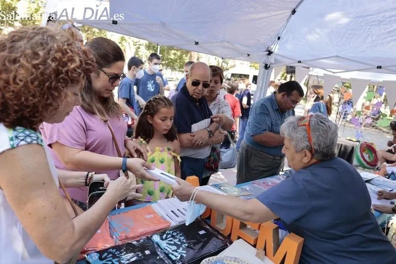 Los salmantinos disfrutan en La Alamedilla con 'Mójate 2022' en solidaridad con la esclerosis múltiple
