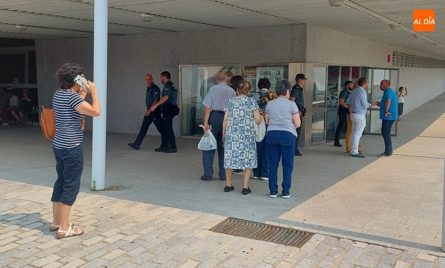 Foto 9 - Recibidos en Ciudad Rodrigo medio centenar de vecinos desalojados de Monsagro