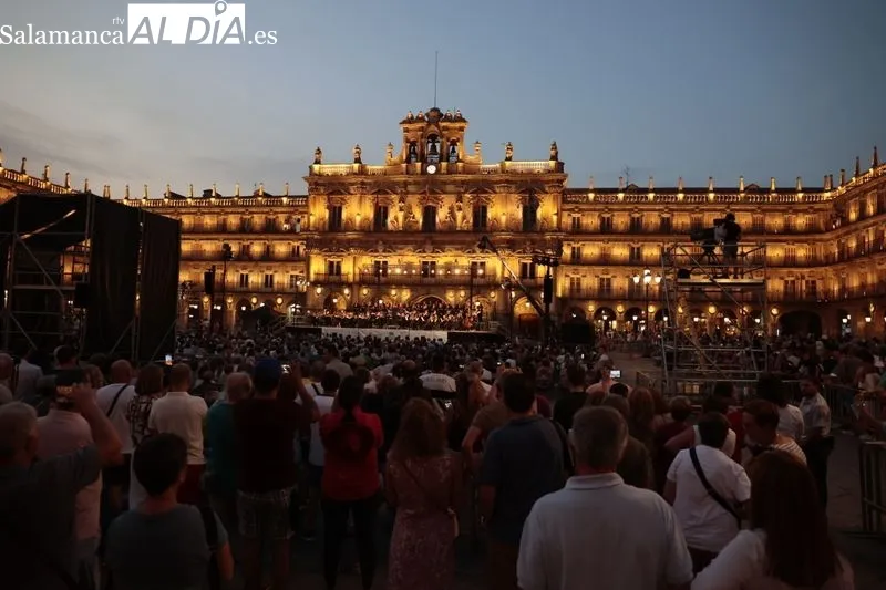 Concierto de la Orquesta Sinfónica y Coro de RTVE en la Plaza Mayor de Salamanca