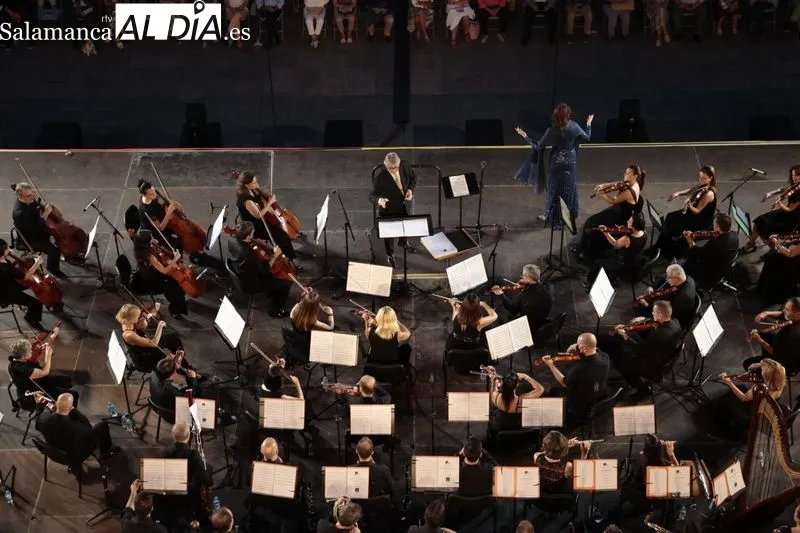 Concierto de la Orquesta Sinfónica y Coro de RTVE en la Plaza Mayor de Salamanca