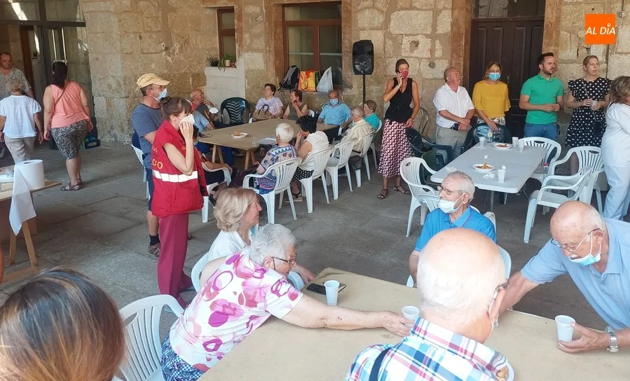 Foto 11 - Ciudad Rodrigo recibe a m&aacute;s de un centenar de vecinos desalojados de Guadapero y Morasverdes