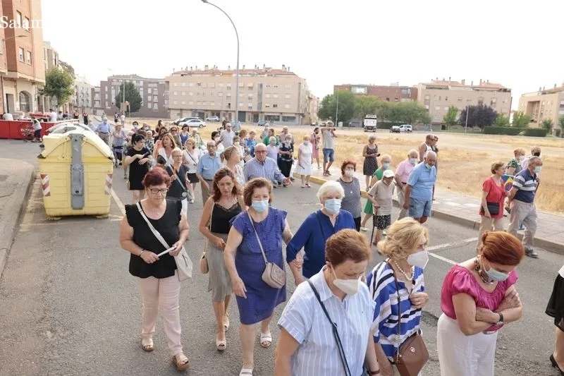 Procesión con la imagen de la Virgen del Carmen en Santa Marta de Tormes