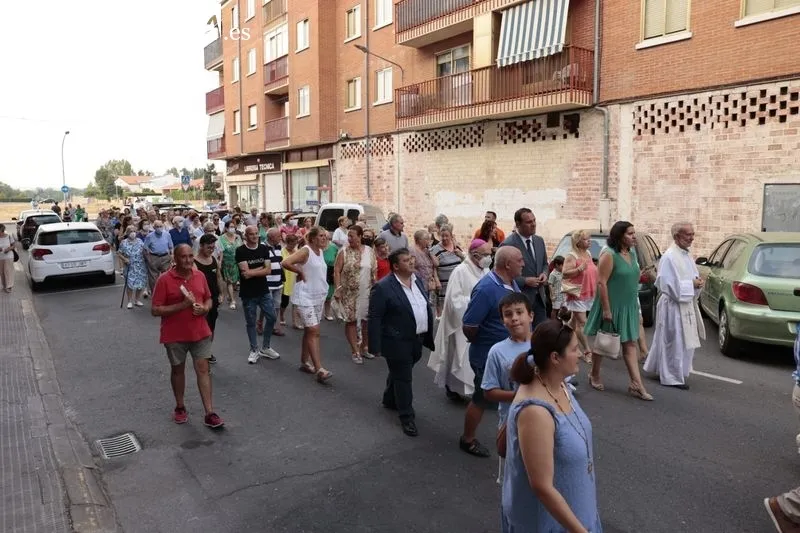 Procesión con la imagen de la Virgen del Carmen en Santa Marta de Tormes