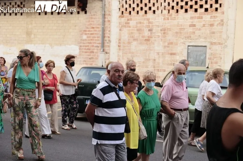 Procesión con la imagen de la Virgen del Carmen en Santa Marta de Tormes