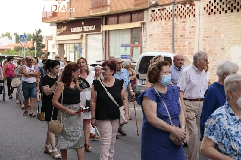 Procesión con la imagen de la Virgen del Carmen en Santa Marta de Tormes
