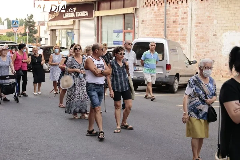 Procesión con la imagen de la Virgen del Carmen en Santa Marta de Tormes