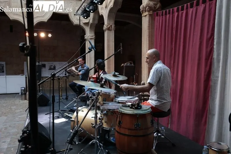Concierto de Leandro Bianchi Trío en la Casa de las Conchas