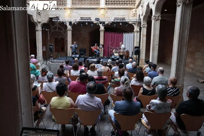 Concierto de Leandro Bianchi Trío en la Casa de las Conchas