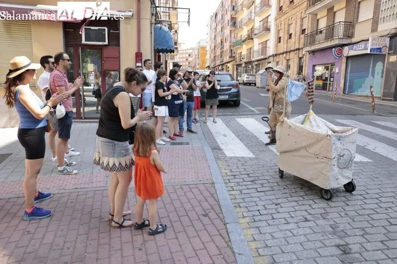 Visita teatralizada 'Safari West' en la plaza del Oeste