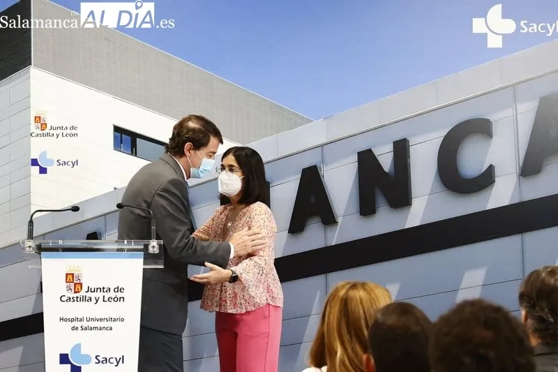 Visita de la ministra de Sanidad al Complejo Asistencial Universitario de Salamanca