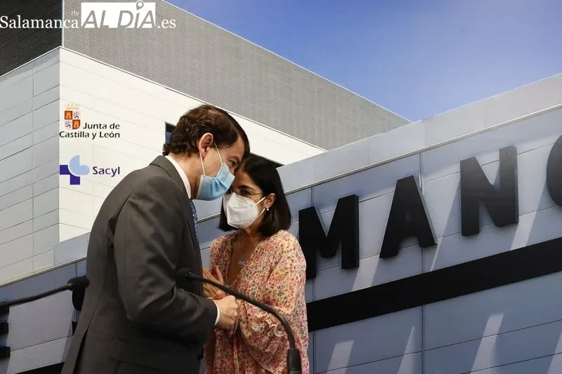 Visita de la ministra de Sanidad al Complejo Asistencial Universitario de Salamanca