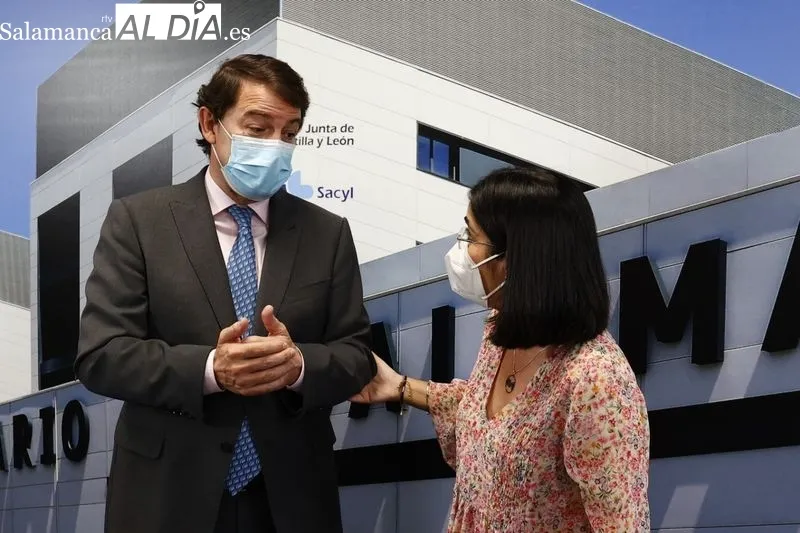 Visita de la ministra de Sanidad al Complejo Asistencial Universitario de Salamanca