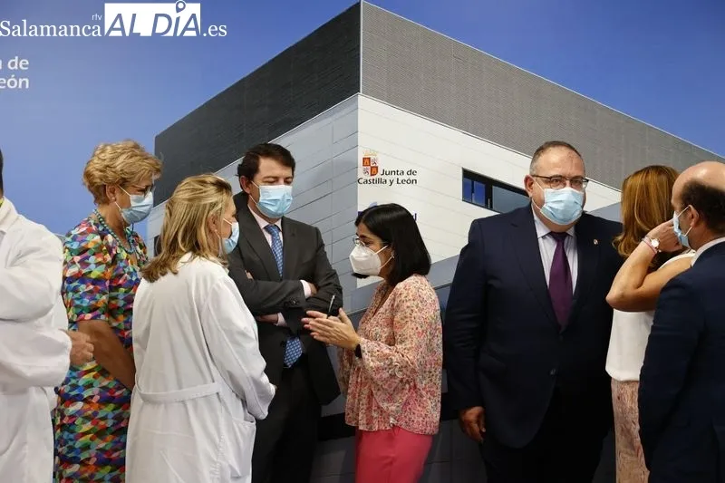 Visita de la ministra de Sanidad al Complejo Asistencial Universitario de Salamanca