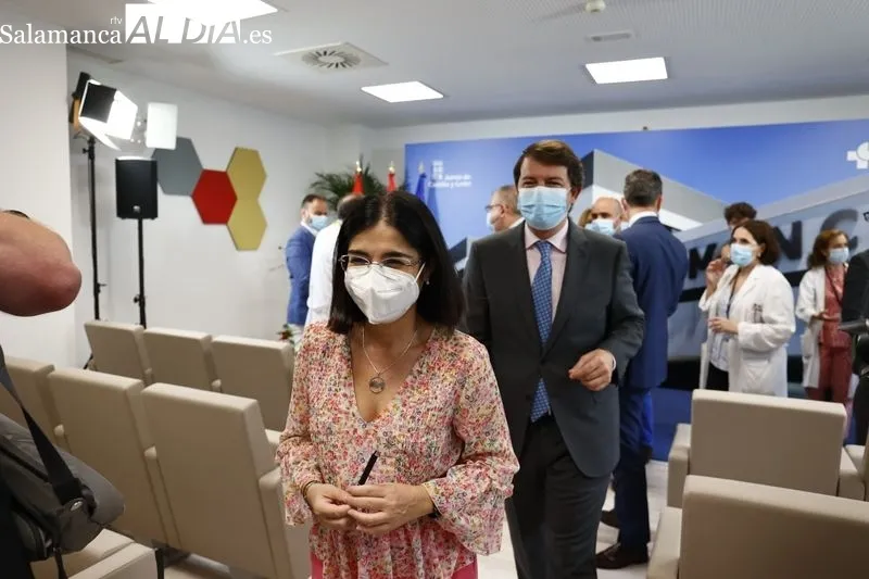 Visita de la ministra de Sanidad al Complejo Asistencial Universitario de Salamanca