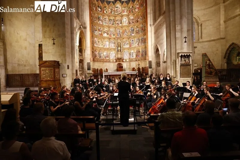 Concierto del Coro y Orquesta del Colegio James Allen en la Catedral Vieja