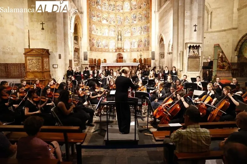 Concierto del Coro y Orquesta del Colegio James Allen en la Catedral Vieja