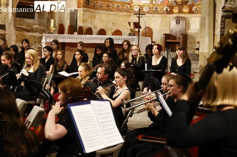 Concierto del Coro y Orquesta del Colegio James Allen en la Catedral Vieja