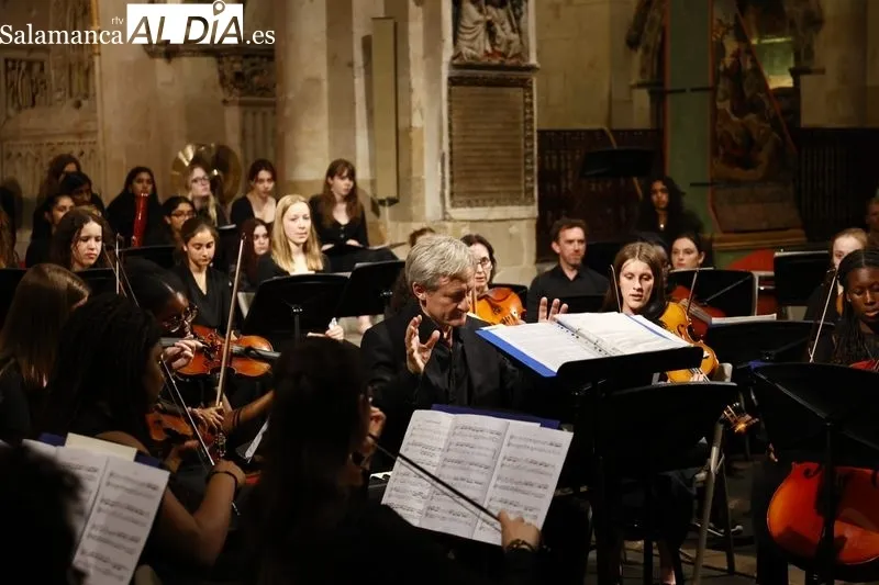 Concierto del Coro y Orquesta del Colegio James Allen en la Catedral Vieja