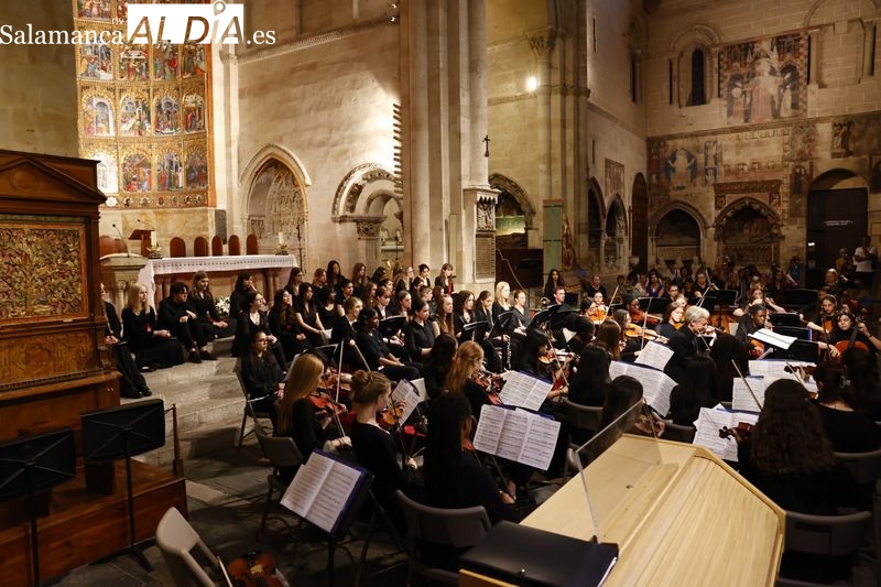 Concierto del Coro y Orquesta del Colegio James Allen en la Catedral Vieja