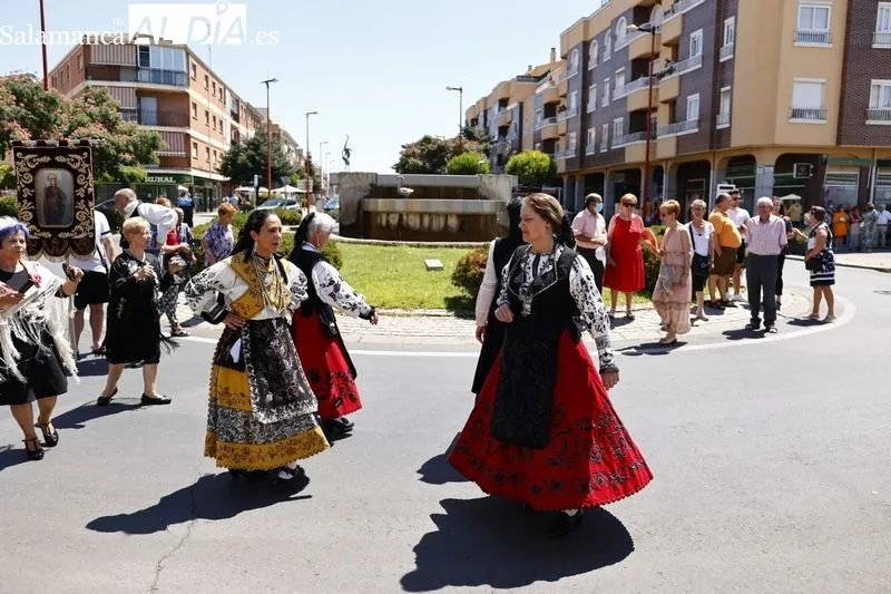 Procesión en Santa Marta con la imagen de la patrona