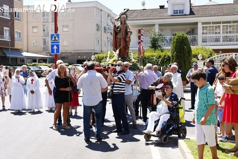Procesión en Santa Marta con la imagen de la patrona