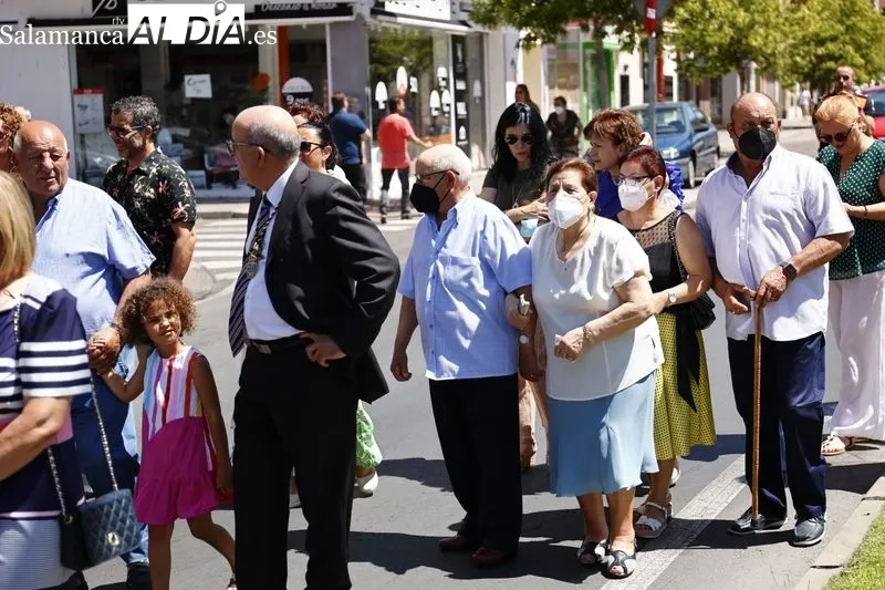 Procesión en Santa Marta con la imagen de la patrona