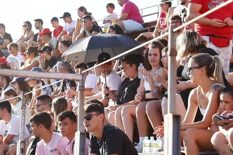 Imágenes de la capea celebrada en la tarde de este viernes en Santa Marta de Tormes