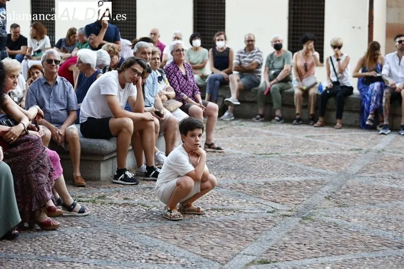 El Patio Chico ha acogido la representación de la obra 'Elio', de Intrussión Teatro