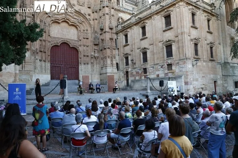 El Patio Chico ha acogido la representación de la obra 'Elio', de Intrussión Teatro
