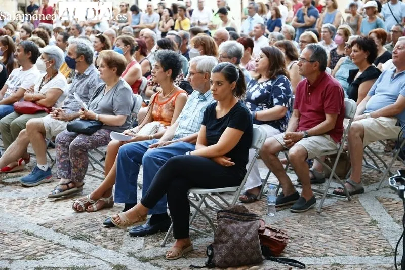 El Patio Chico ha acogido la representación de la obra 'Elio', de Intrussión Teatro