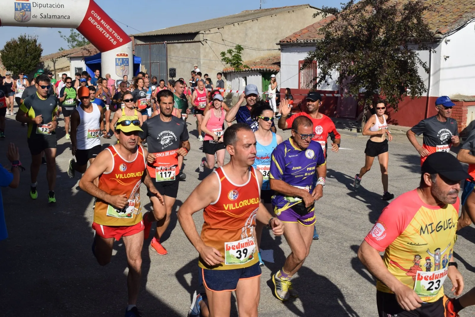 Foto 4 - Coca de Alba celebra por todo lo alto su carrera popular