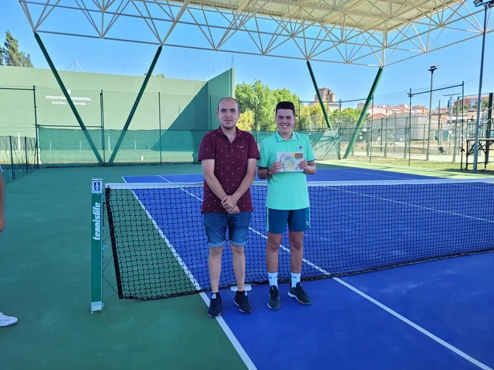 Foto 2 - Concluye el III Torneo de Tenis y P&aacute;del 'Villa Alba de Tormes - Centenarios Teresianos' con gran &eacute;xito