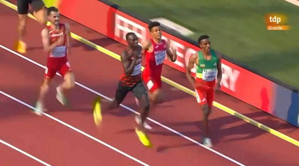 Foto 3 - &Aacute;lvaro de Arriba consigue el pase a las semifinales del Mundial en una carrera complicad&iacute;sima